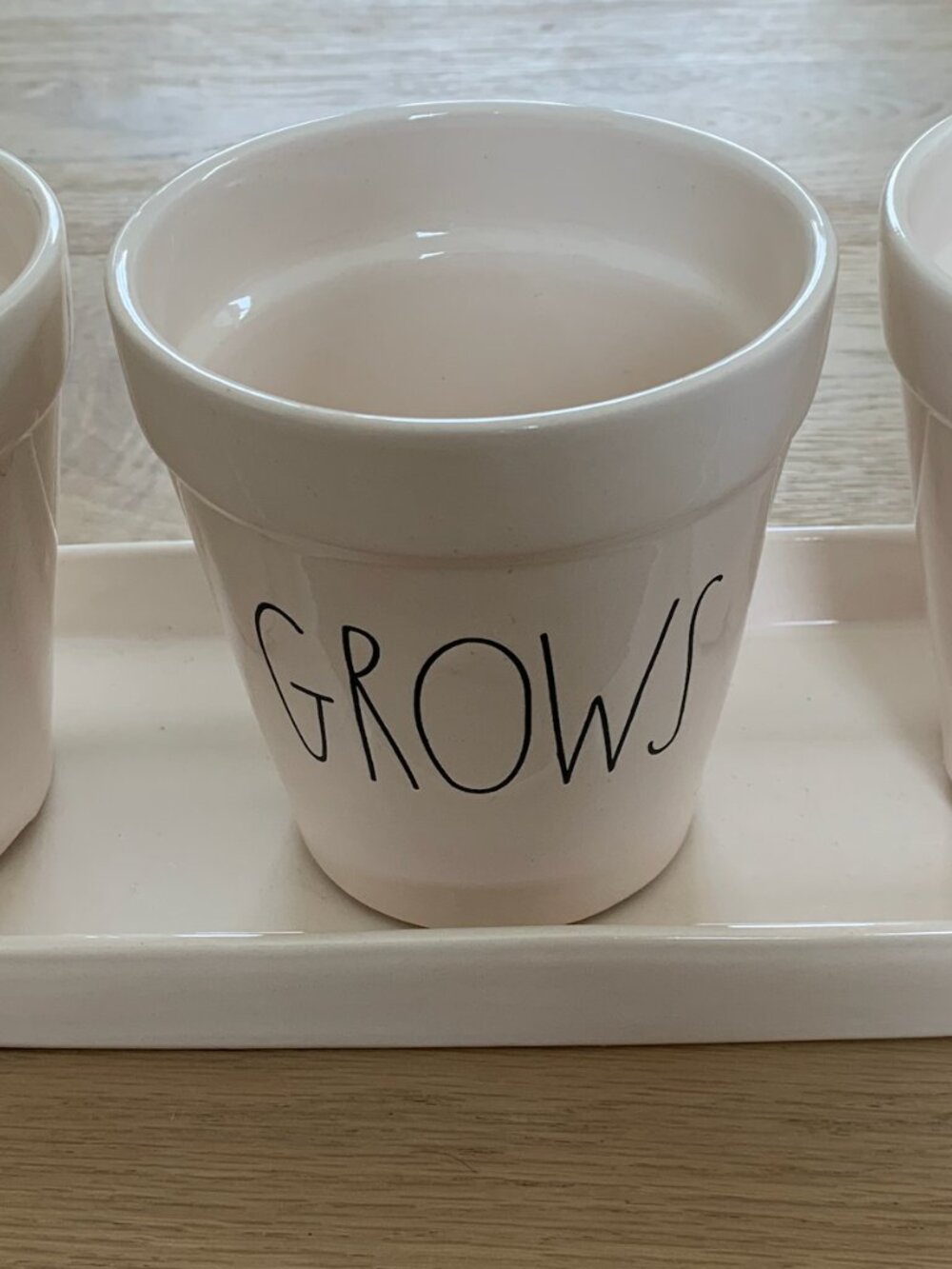 NWT Rae Dunn "Love Grows Here" Ceramic Garden Pot - Picture 3 of 7